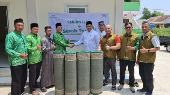 Penyerahan Donasi Karpet Masjid ke Yayasan Nadhotul Ikhwan, Karang Sentosa, Karang Bahagia, Kabupaten Bekasi